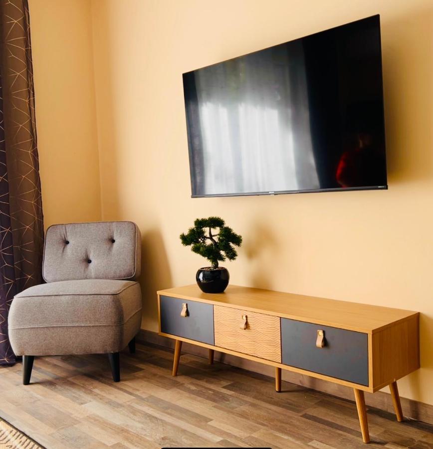 Pluton Apartment มงต์เปอลิเยร์ ภายนอก รูปภาพ
