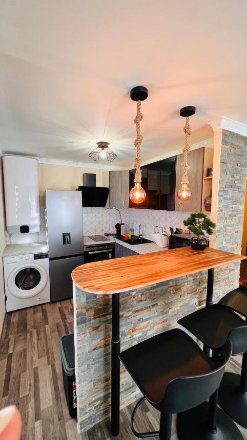 Pluton Apartment มงต์เปอลิเยร์ ภายนอก รูปภาพ